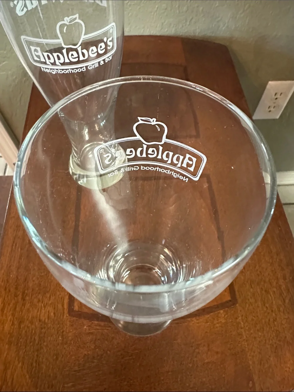 Vintage Applebee’s Brewtus Pilsner Beer Glasses - Set of 2 (22oz Heavy Base)